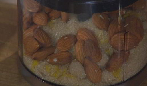 миндальные маффины с вишней