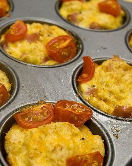 Рецепт необычных маффинов с ветчиной и сыром