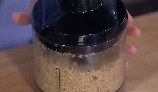 ореховые маффины с шоколадной начинкой