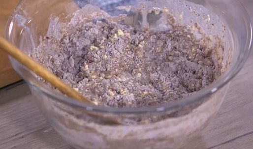 ореховые маффины с шоколадной начинкой