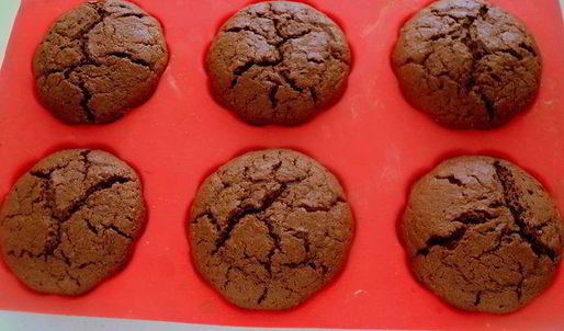 шоколадные маффины с сюрпризом