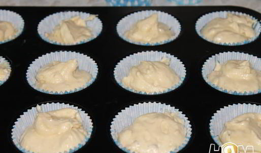 сливочные маффины с лавандой и марципаном