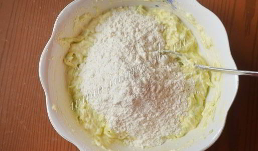 творожные маффины с кабачком