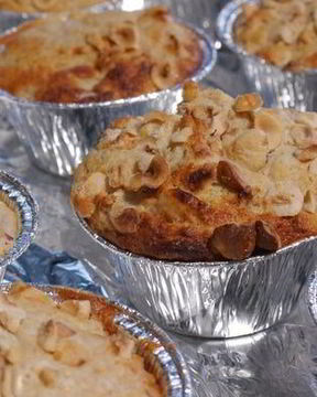 Яблочные маффины на кефире с орехами и отрубями