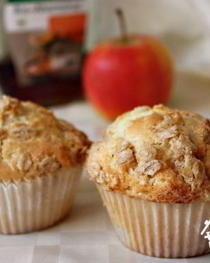 Яблочные маффины с овсяной посыпкой