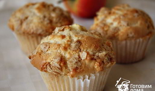 яблочные маффины с овсяной посыпкой