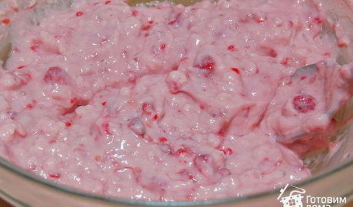 малиновый рулет