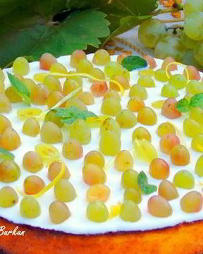 Лимонный манник с виноградом