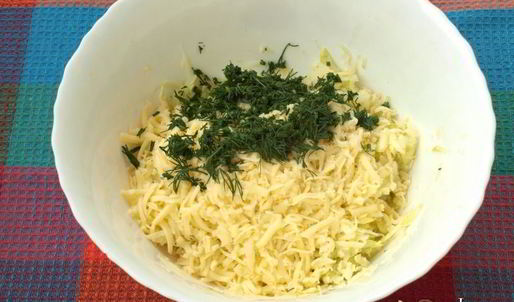 кабачковые оладьи с картофелем и сыром сулугуни