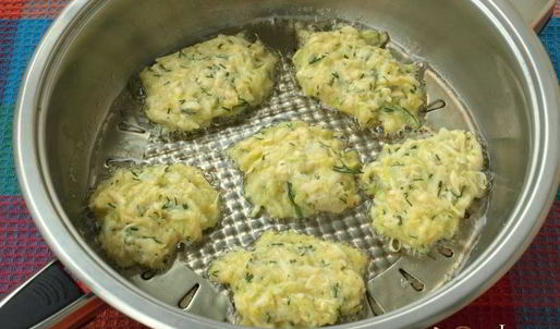 кабачковые оладьи с картофелем и сыром сулугуни