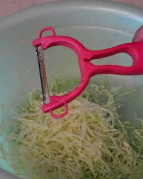 Капустные оладьи с ржаной мукой