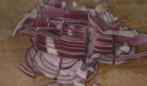 картофельные оладьи и запеченный перец с сосисками