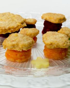 Куриные оладушки-грибочки с разноцветным пюре