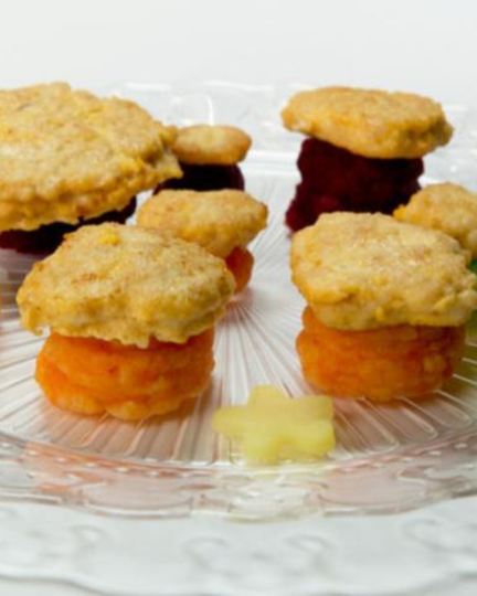 Рецепт куриных оладушек-грибочков с разноцветным пюре