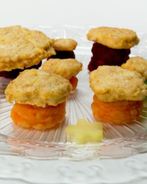 Куриные оладушки-грибочки с разноцветным пюре