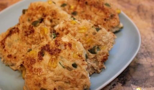 куриные оладьи с кукурузой и фасолью