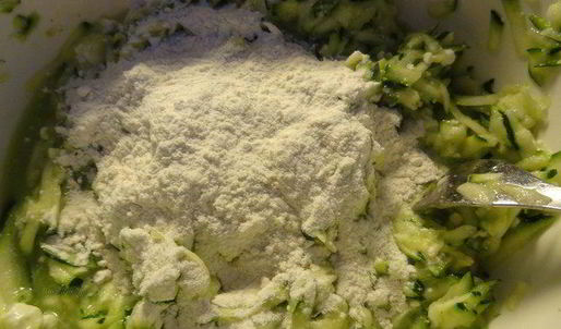 нежные оладьи из цукини с фетой