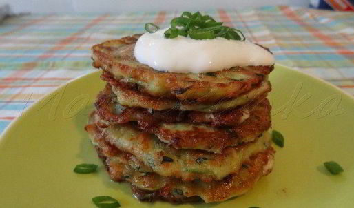 нежные оладьи из цукини с фетой