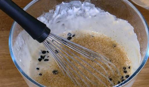 оладушки с сушеной черникой