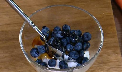 оладушки с сушеной черникой