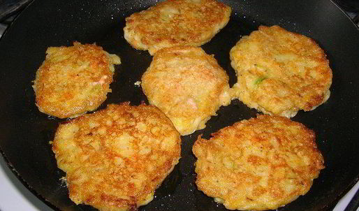 оладушки с яблоками, кабачками и тыквой