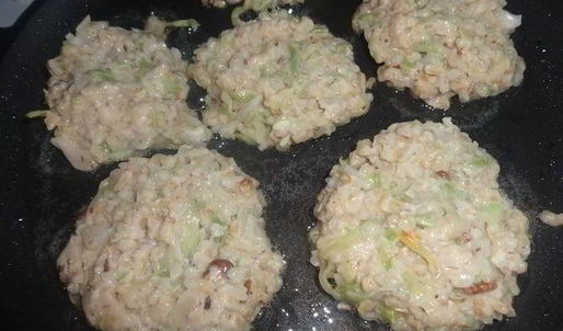 оладьи из кабачков с кашей и орехами