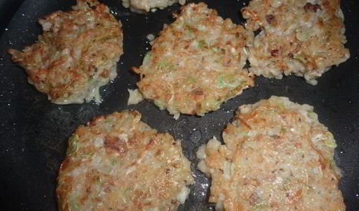 оладьи из кабачков с кашей и орехами