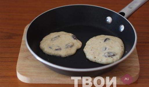 оладьи с изюмом