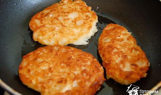 оладьи с капустой на дрожжах