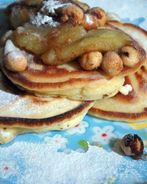 Оладьи с шоколадной начинкой и карамелизированным бананом