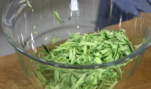 овощные оладьи с фетой и зеленью