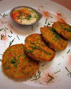 Овощные оладьи с йогуртовым соусом