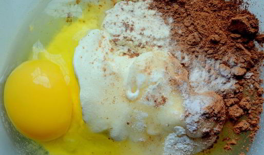 шоколадные оладьи с шоколадным соусом