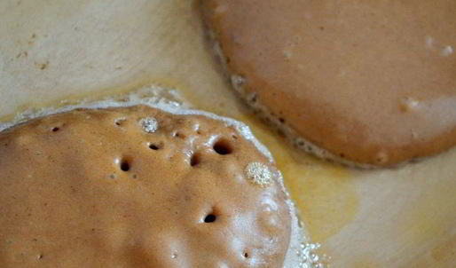 шоколадные оладьи с шоколадным соусом