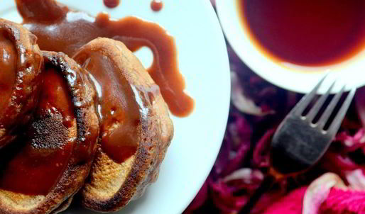 шоколадные оладьи с шоколадным соусом