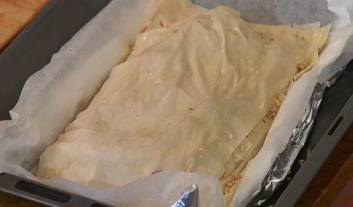 пахлава со сливами и лавандой