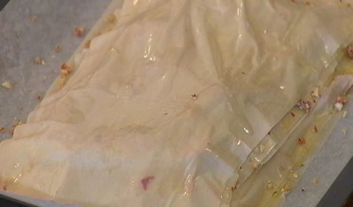 пахлава со сливами и лавандой