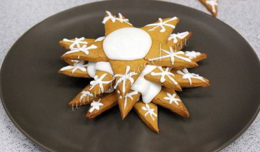 елка из имбирного печенья