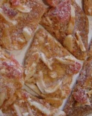 Хрустящее печенье с миндалем и сушеной вишней