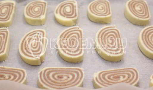 новогоднее печенье спиральки