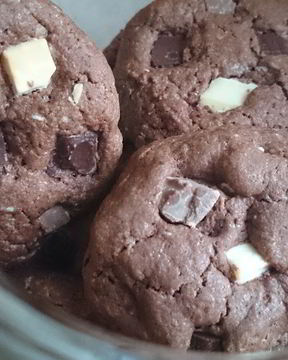 Печенье с тремя видами шоколада