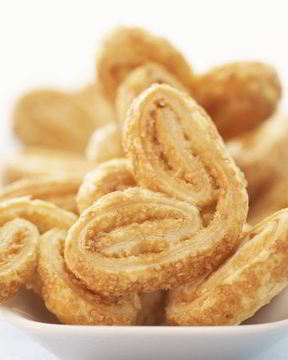 Печенье ушки из творожного и слоеного теста