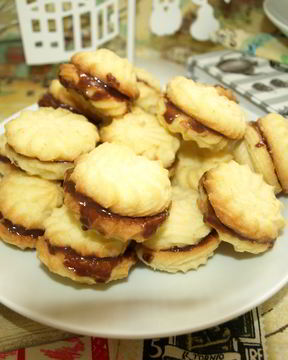 Печенье Венское сабле с ганашем из молочного шоколада