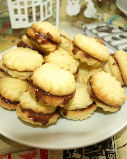 Рецепт печенья венского сабле с ганашем из молочного шоколада