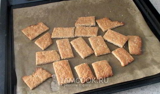 полезные крекеры из цельнозерновой муки