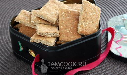 полезные крекеры из цельнозерновой муки