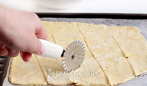 слоеное печенье в сахаре