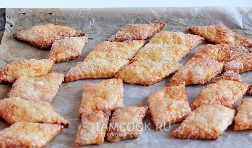 слоеное печенье в сахаре