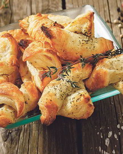 Рецепт слоеных рогаликов с тимьяном