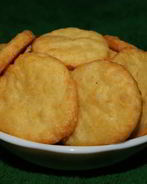 Сырные крекеры